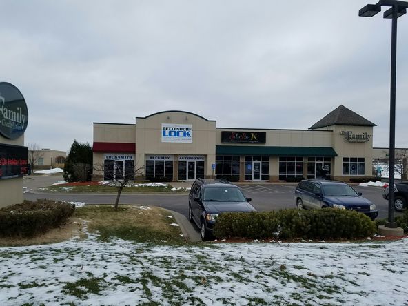 Crown Point 7th Addition: 3357 Devils Glen Rd, Bettendorf, IA 52722